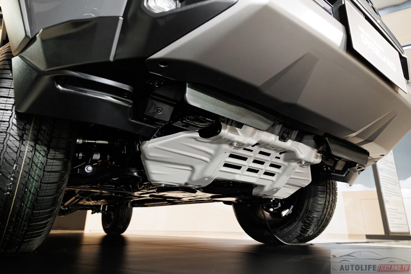 Toyota Hilux moi TRAVO OVERLAND 20 Toyota Hilux TRAVO OVERLAND chính thức ra mắt tại Thái Lan: Giá từ 895 triệu, thiết kế mạnh mẽ và trang bị công nghệ vượt trội