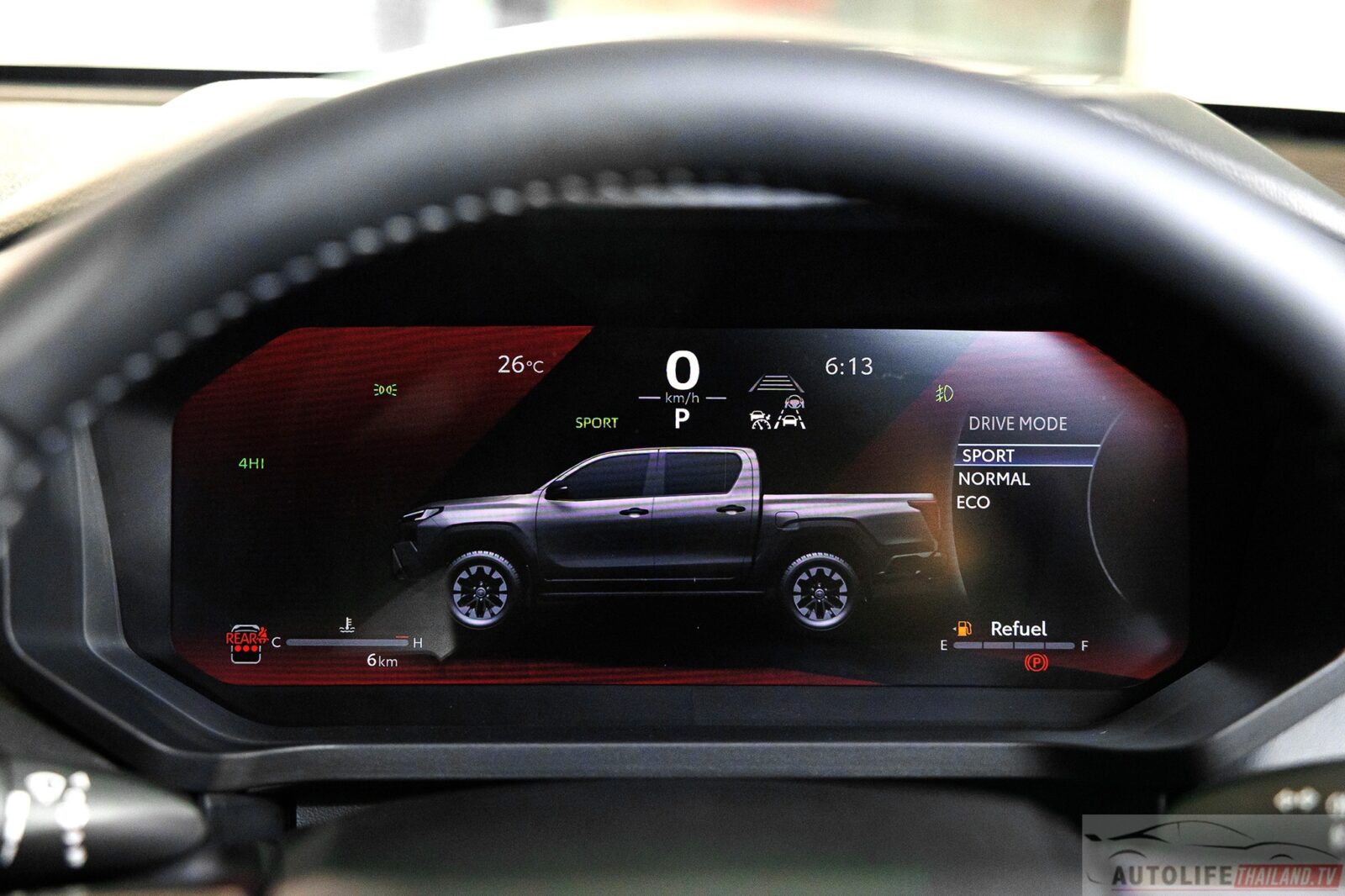 Toyota Hilux moi TRAVO OVERLAND 27 Toyota Hilux TRAVO OVERLAND chính thức ra mắt tại Thái Lan: Giá từ 895 triệu, thiết kế mạnh mẽ và trang bị công nghệ vượt trội